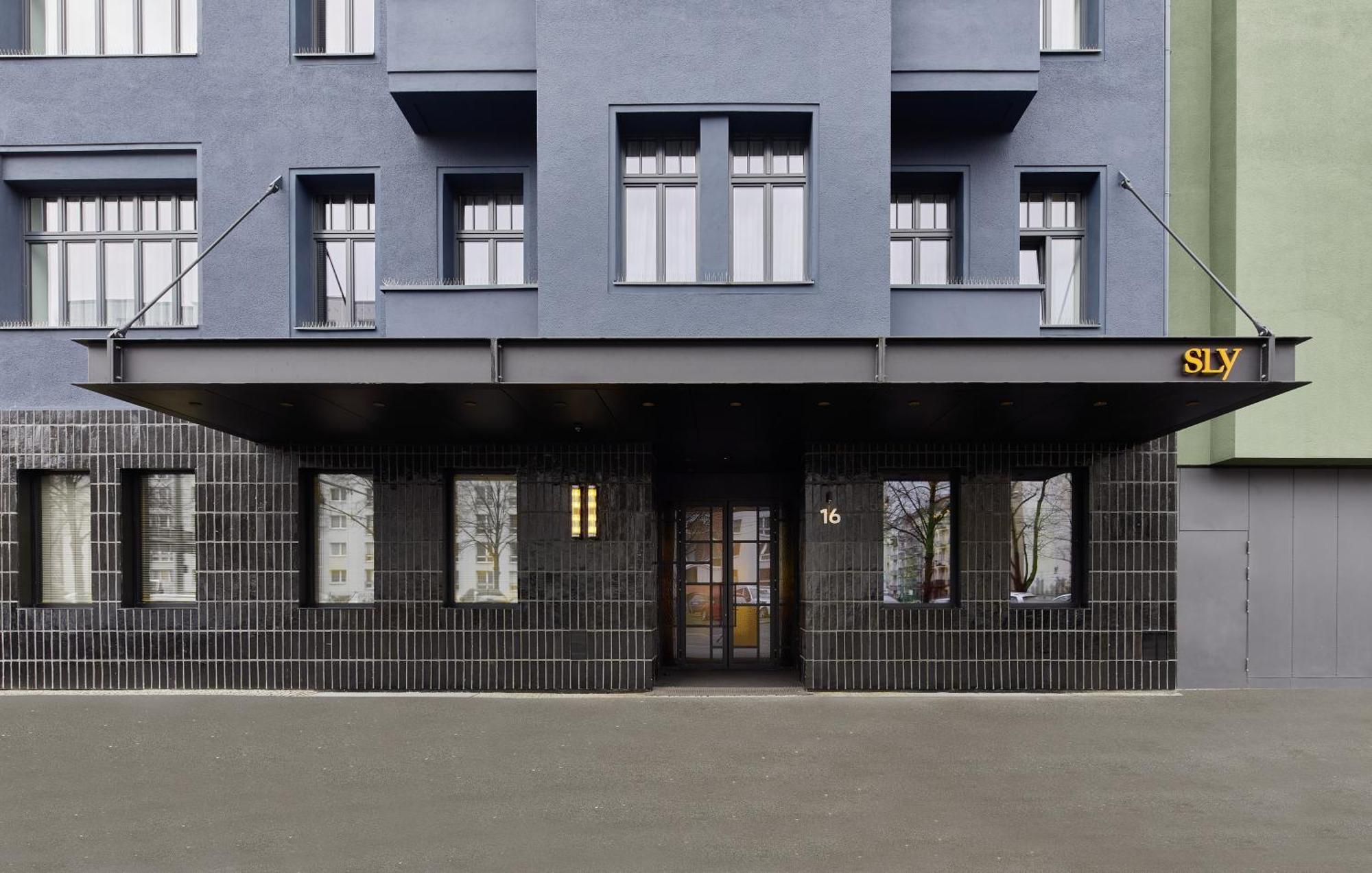 Sly Berlin — Photos 3